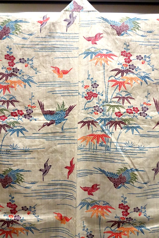 Dress in Bingata Stencil Dyeing, Okinawa Main Island, Second Sho Dynasty, Ryukyu Kingdom, 19th century, view 1, bamboo, crane, and plum design on white ramie ground, hemp - Tokyo National Museum - DSC05388