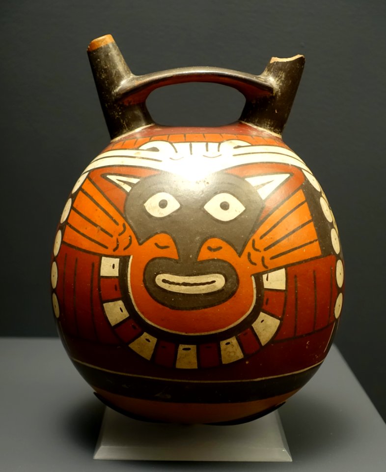 Double-spout bottle with anthropomorphic mythical being, Nasca, Peru, Ica region, ceramic - Meso-American collection - Peabody Museum, Harvard University - DSC05933