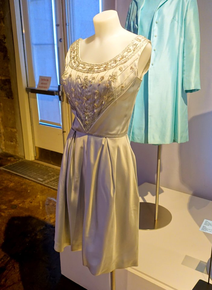 Dress by Arnold Scaasi, 1985, silk, plastic, metal - Musée de la mode - Montreal, Canada - DSC07190