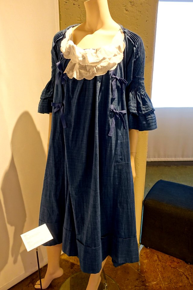 Dress, labeled Tao Comme des Garcons, 2000-2005, cotton - Musée de la mode - Montreal, Canada - DSC07060