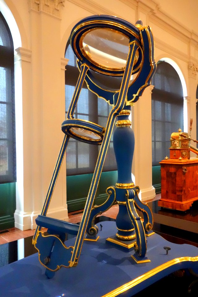 Double-lens burning apparatus, Ehrenfried Walther von Tschirnhaus, Kieslingswalde (today Slawonice, Poland), c. 1690 - Mathematisch-Physikalischer Salon, Dresden - DSC08133