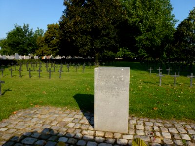 Dourges (Pas-de-Calais, Fr) cimetière allemand 01