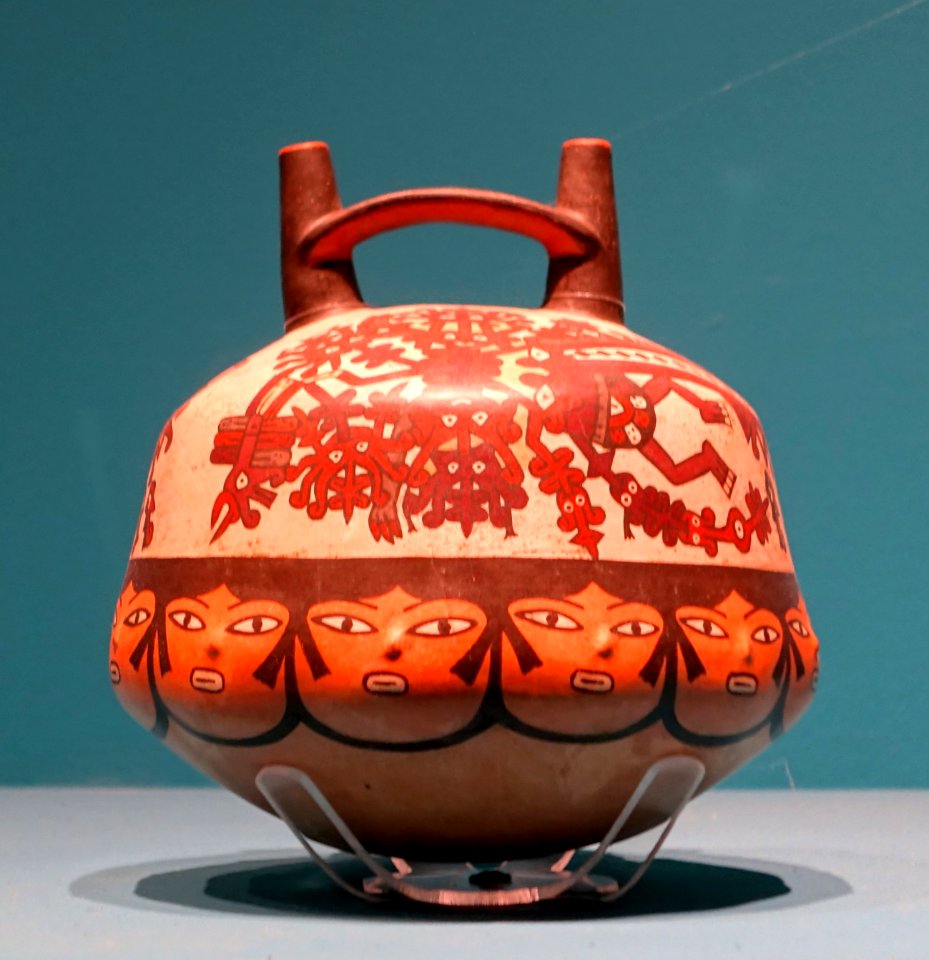 Double spout and bridge bottle, Late Nasca style, Peru, 100 BC to 600 AD, ceramic - Fowler Museum - University of California, Los Angeles - DSC02376