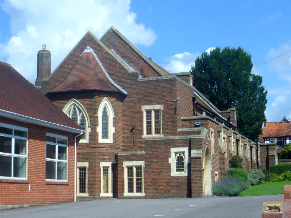 Drayton United Church, Havant Road, Drayton, Portsmouth (August 2017) (1)