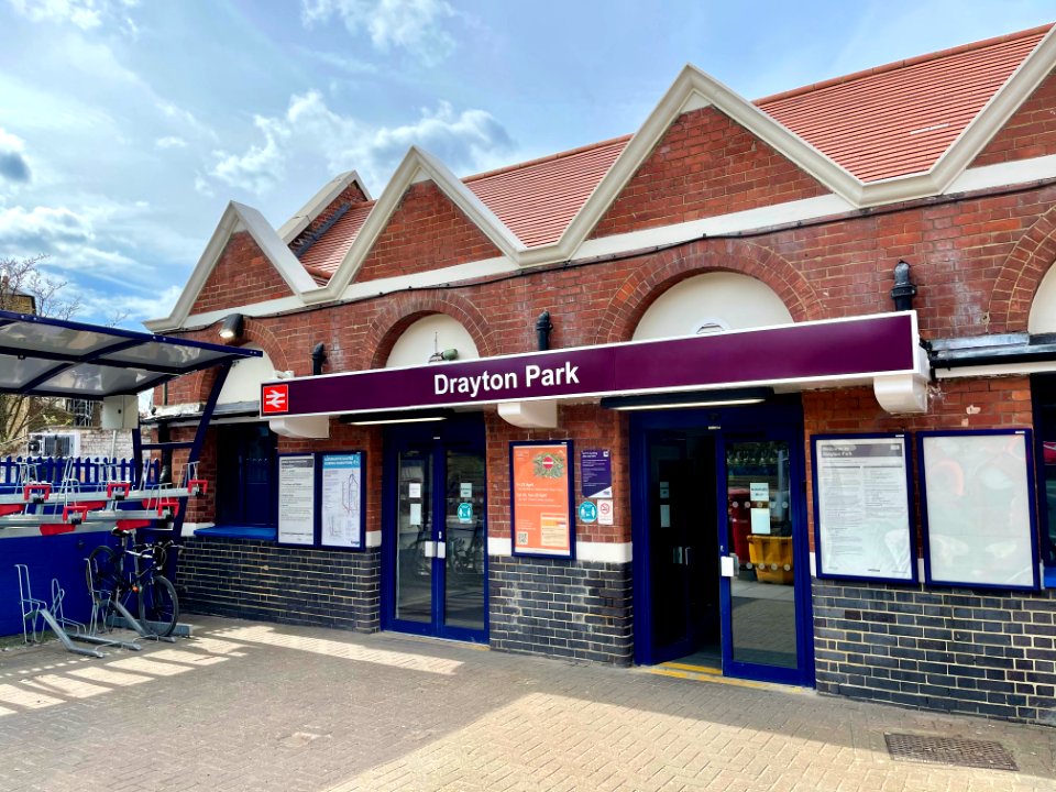 Drayton Park station entrance 2021