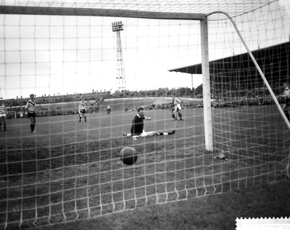 DOS tegen Blauw-Wit 3-2, Bestanddeelnr 911-2729
