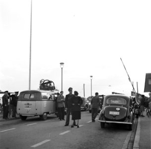 Douanecontrole bij de West-Duitse-Franse grens voor de brug van Kehl naar Straa…, Bestanddeelnr 254-1524
