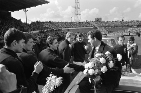 DOS tegen Ajax 0-4, nummer 13 Cruijff en Van der Linden, Bestanddeelnr 920-1548