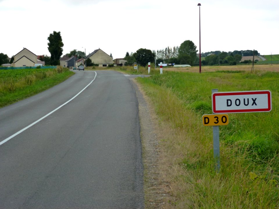 Doux (Ardennes) city limit sign