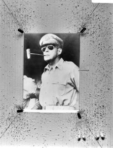 Douglas McArthur , Amerikaanse generaal in Tweede Wereldoorlog, Bestanddeelnr 925-4006