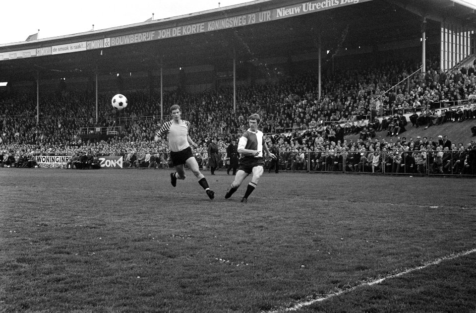 DOS tegen Feijenoord 3-0 Kindvall (rechts) scoort 1e doelpunt, Bestanddeelnr 922-3450