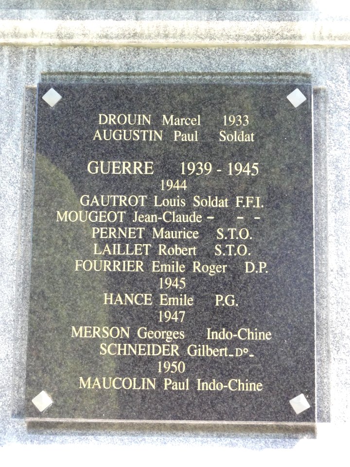 Doulaincourt, monument aux morts (05)