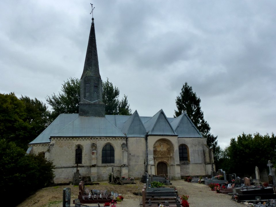 Doux (Ardennes) église Saint-Martin