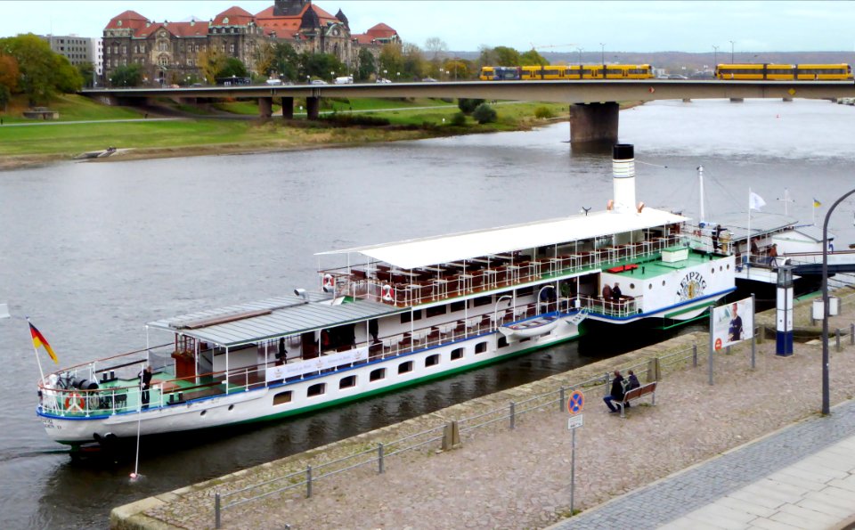 Dresden, Schiff Leipzig am Terrassenufer, 1