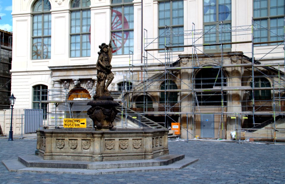 Dresden Friedensbrunnen