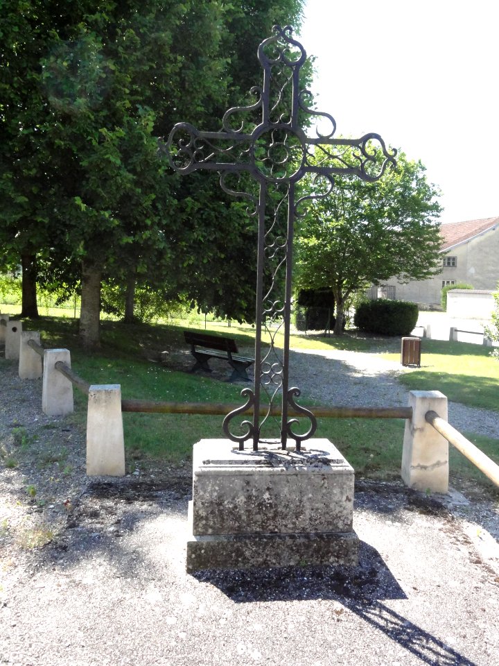 Doulaincourt, rue du Capitaine Chaudron, croix