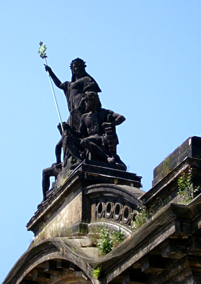 Dresden Hbf-Figurengruppe 02
