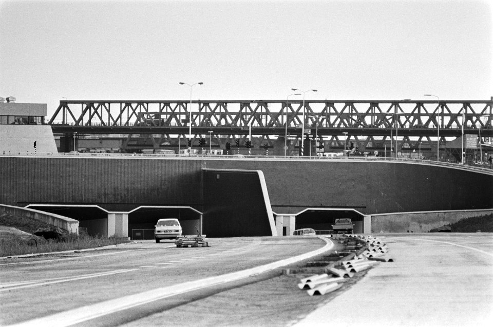 Drechttunnel onder de Oude Maas bij Dordrecht in september gereed de tunnel die, Bestanddeelnr 929-2819