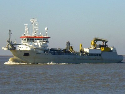 Dredge ship Taccola 2011-10-16