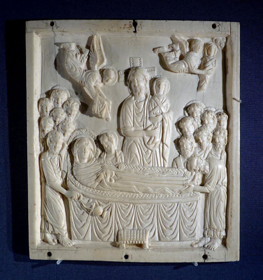 Dormition of the Virgin Mary, Byzantium, late 10th century, ivory - Museum Schnütgen - Cologne, Germany - DSC00201