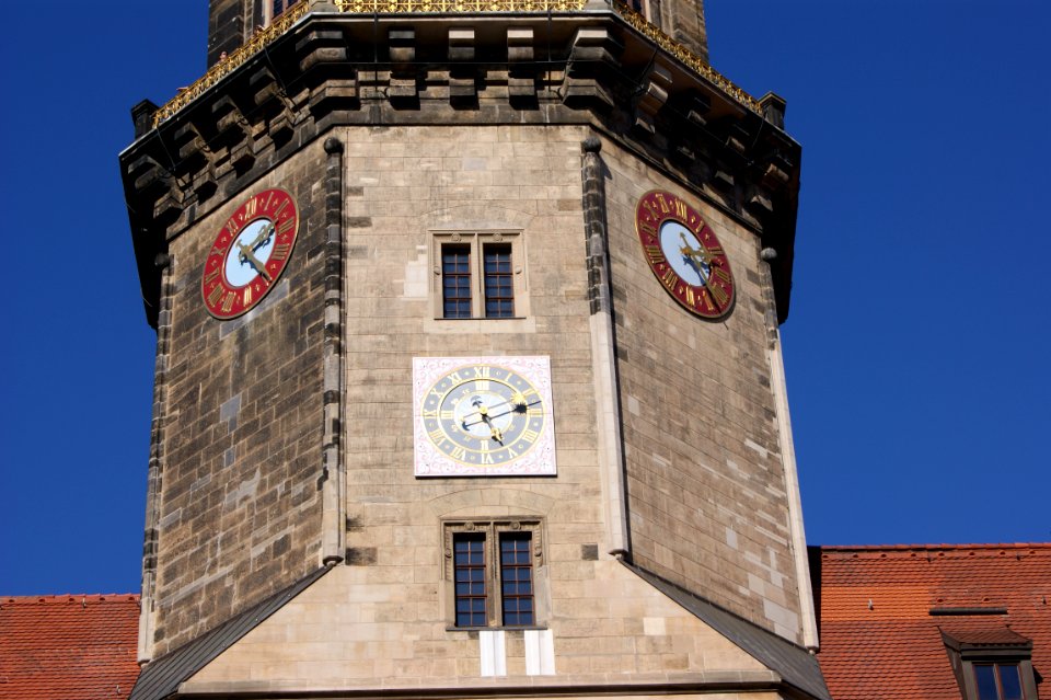 Dresden hausmannsturm uhren