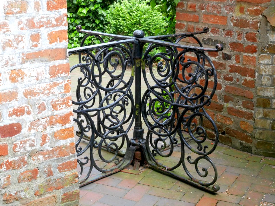 Drehkreuz II, Alter Friedhof Plön