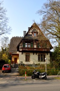 Dornholzhausen, Lindenallee 13
