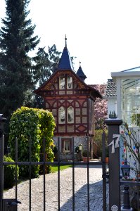 Dornholzhausen, Lindenallee 17, Nebengebäude