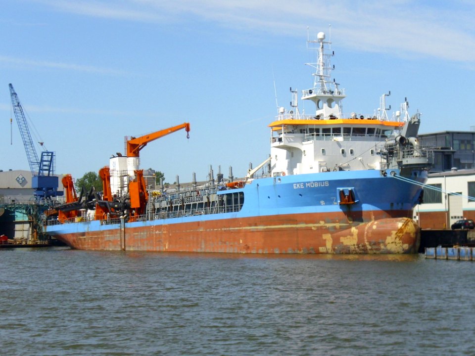 Dredge ship Eke Möbius 2014-07-06