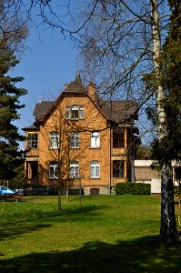 Dornholzhausen, Lindenallee 8