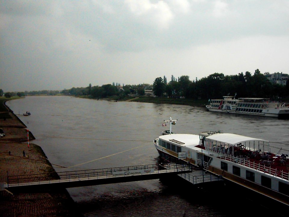 Dresden Blick vom Blauen Wunder auf die Elbe