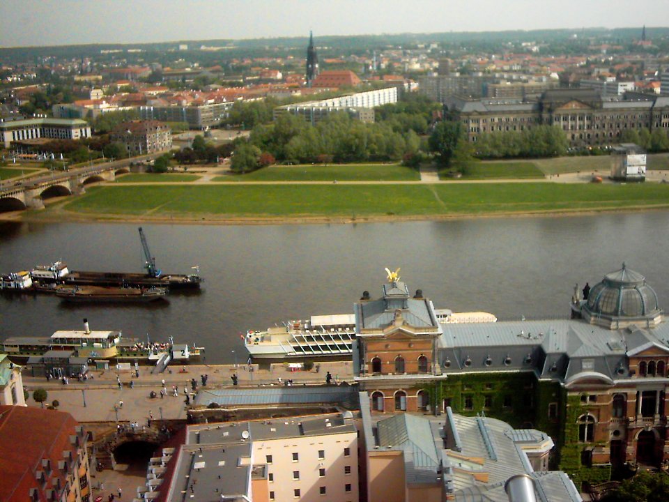 Dresden Blick von der Frauenkirche auf die Elbe