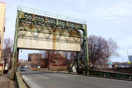 Drawbridge over Broad Canal - Cambridge, MA - DSC05655