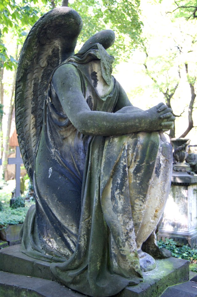 Dresden eliasfriedhof engel ohne kopf