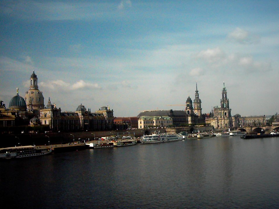 Dresden Blick von der Carolabrücke auf die Innenstadt