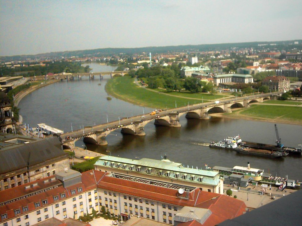 Dresden Blick von der Frauenkirche auf die Augustusbrücke