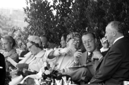 Draverijen om Gouden Zweep te Hilversum Prinses Beatrix, prinses Armgard en pri, Bestanddeelnr 912-7632