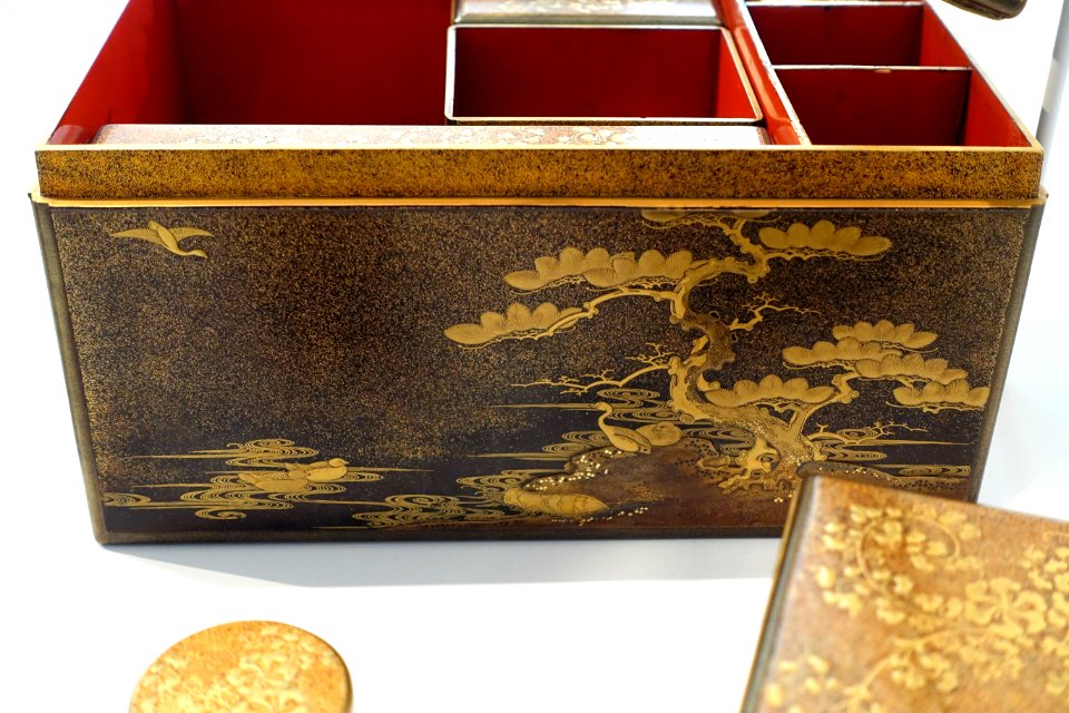 Drawered Handbox with Four-Season Motif and Interior Cosmetic Boxes with Scrolling Floral Designs, view 4, Japan, early Edo period, lacquered wood - Arthur M. Sackler Museum, Harvard University - DSC01118