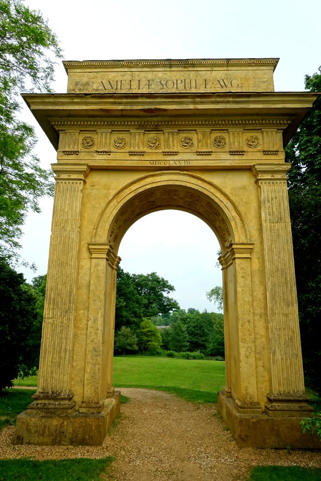 Doric Arch, Stowe - Buckinghamshire, England - DSC07421