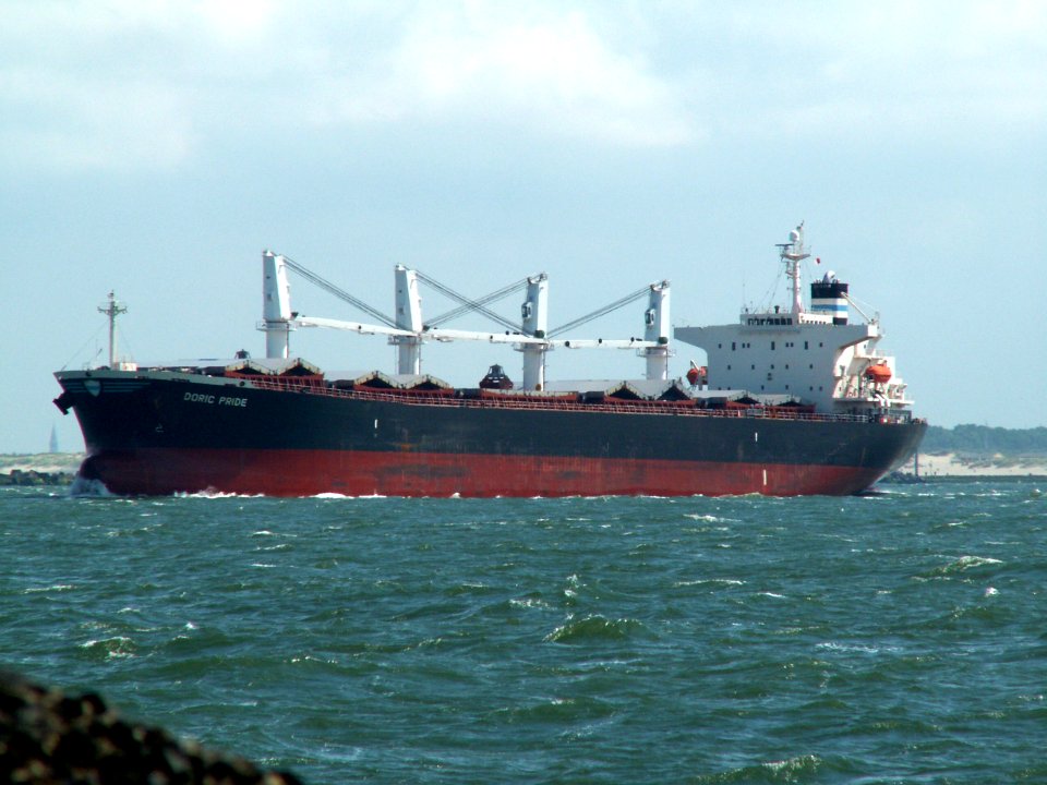 Doric Pride - IMO 9230751 - Callsign SXIE leaving Port of Rotterdam, Holland 06-Aug-2005