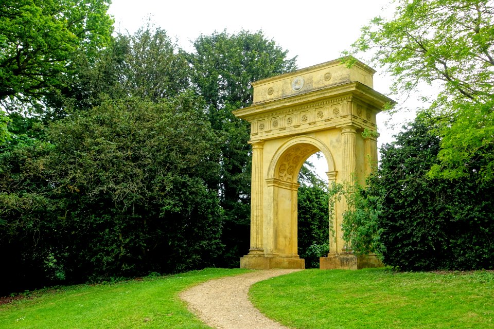 Doric Arch, Stowe - Buckinghamshire, England - DSC07415