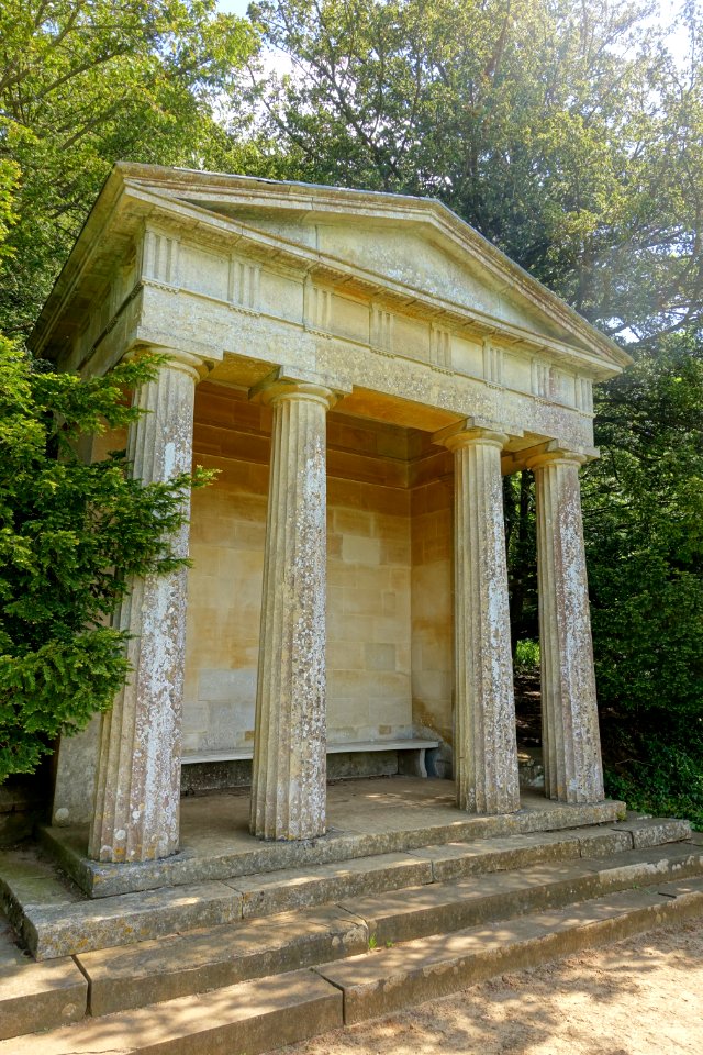 Doric Temple - Bowood - Wiltshire, England - DSC00590