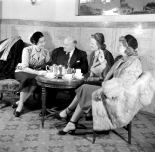 Duitse cabaretier en componist Rudolf Nelson (April 4, 1878—Februari 5, 1960) en, Bestanddeelnr 252-0243