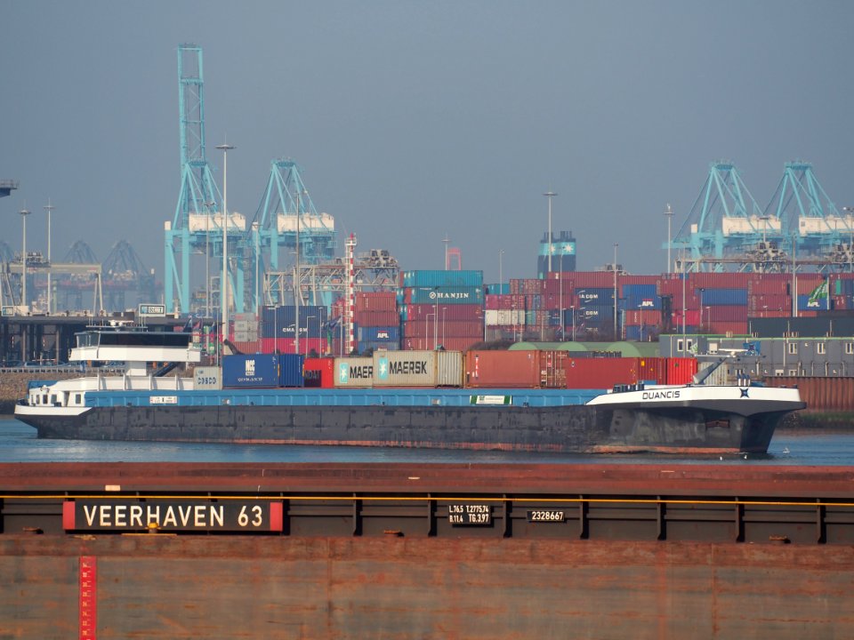 Duancis ENI 02332192, Hartelhaven, Port of Rotterdam, pic1