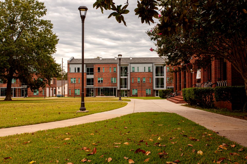 Dudley Suites and Dudley Hall at Louisiana Tech