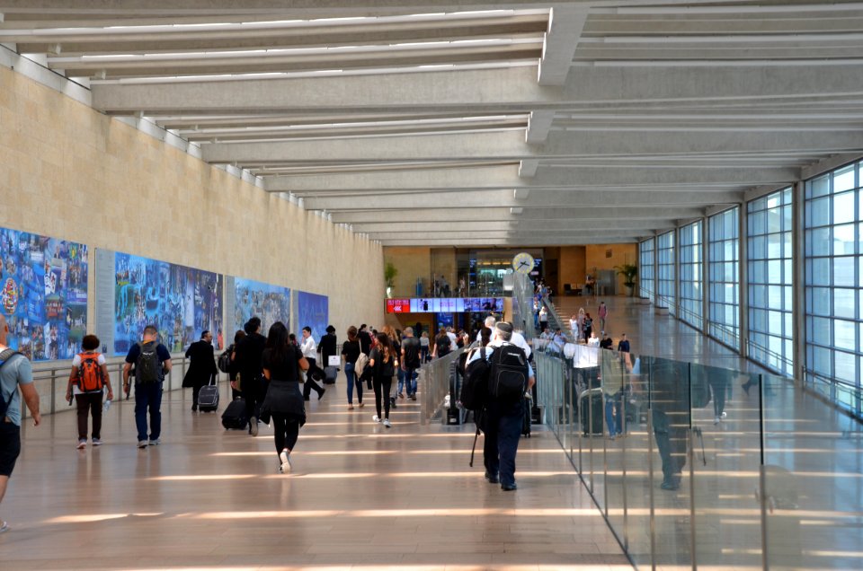 DSC-0021-ben-gurion-airport-terminal-3-boulevard-august-2017