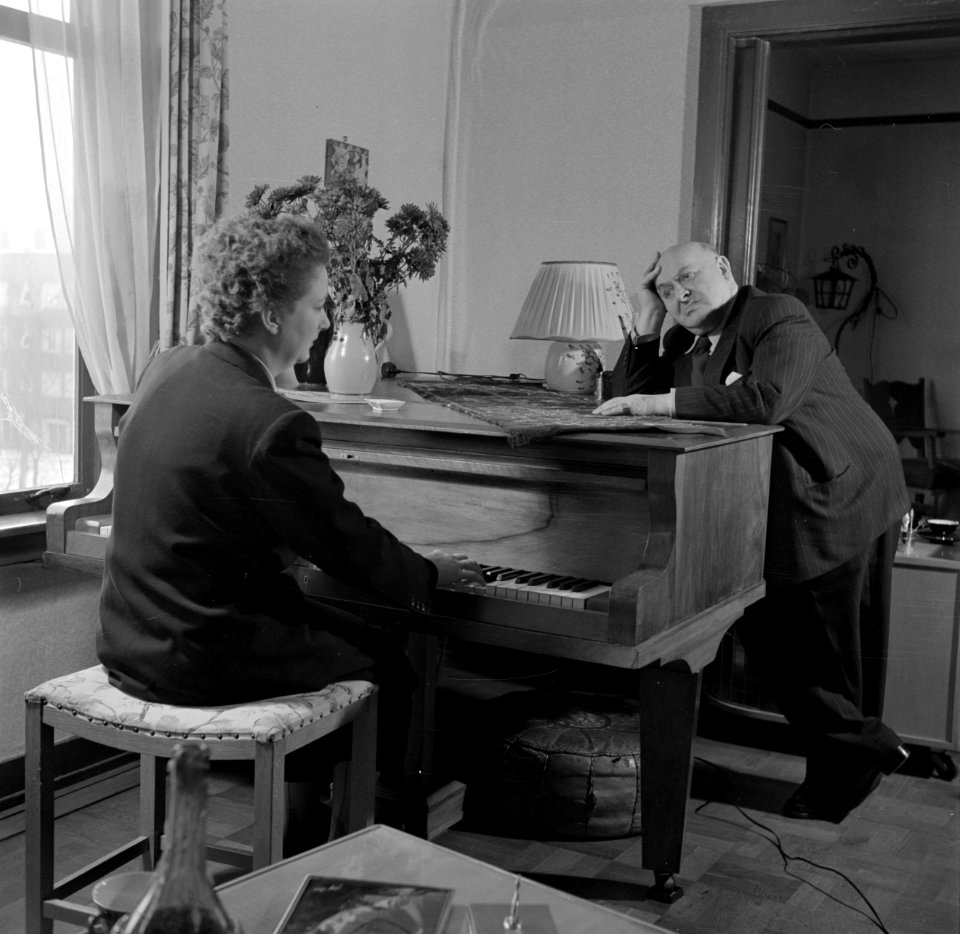 Duitse cabaretier en componist Rudolf Nelson (April 4, 1878—Februari 5, 1960) lu, Bestanddeelnr 252-0259