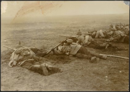 Duitse soldaten tijdens een oefening, Bestanddeelnr 158-1756