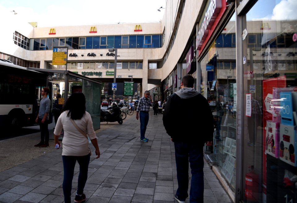 DSC-0779-Dizengoff-Street-december-2017