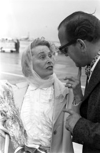 Duitse vooroorlogse filmster Lilian Harvey brengt bezoek aan ons land., Bestanddeelnr 915-4825